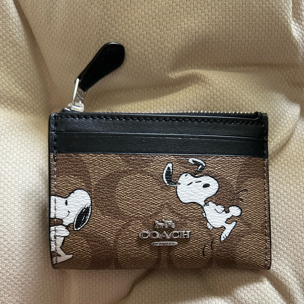 Coach Mini Skinny ID zip card case Snoopy collection